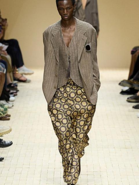Коллекция Emporio Armani Menswear весна-лето 2026 (107887-emporio- armani-ss-b.jpg)